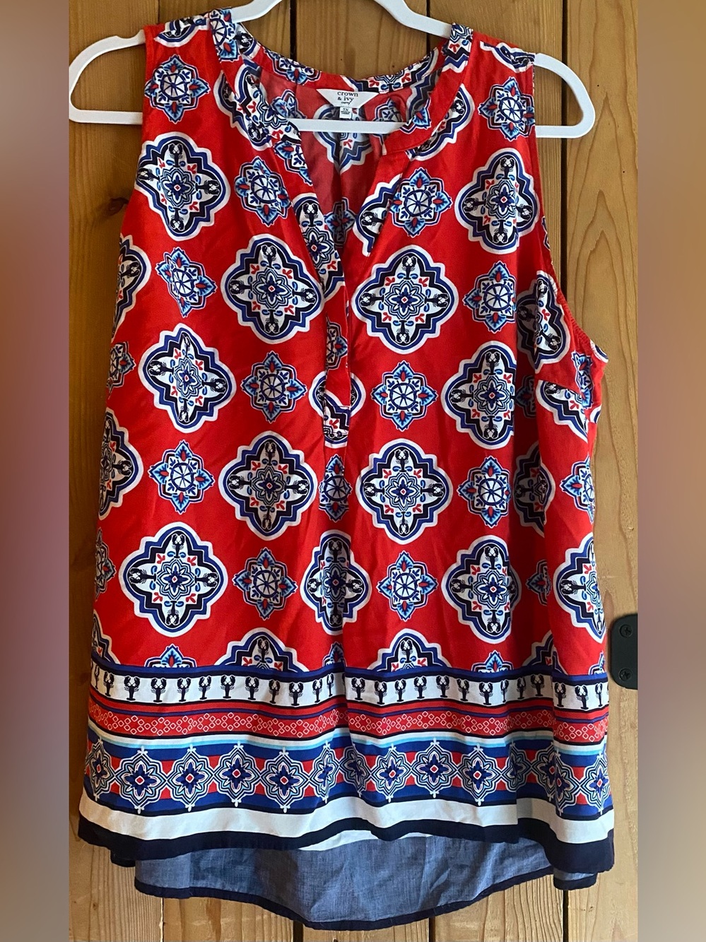 crown & ivy Red, Navy and White Curvy Print Top with Lobsters 🦞